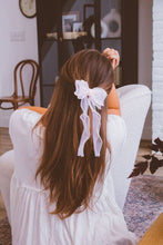 Load image into Gallery viewer, Pearl Long Bow Clip
