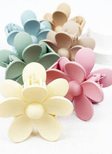 Load image into Gallery viewer, Matte Tone Daisy Hair Claw Sets fashion jewelry
