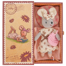 Load image into Gallery viewer, Levlovs Mouse Sophia in Stamp Holder Box with Bedding 