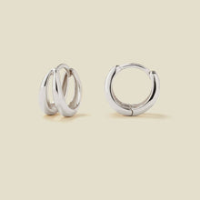 Load image into Gallery viewer, Split Huggie Hoop