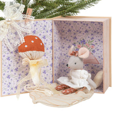 Load image into Gallery viewer, Mouse and the Mushroom Wonder Forest Set Brown