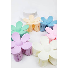 Load image into Gallery viewer, Pastel Tone Daisy Hair Clips