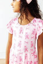 Load image into Gallery viewer, Twirling en Pointe S/S Twirl Leotard