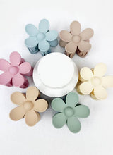 Load image into Gallery viewer, Matte Tone Daisy Hair Claw Sets fashion jewelry