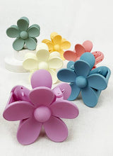 Load image into Gallery viewer, Daisy Matte Hair Claw