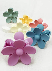Daisy Matte Hair Claw