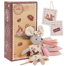 Load image into Gallery viewer, Levlovs Mouse Sophia in Stamp Holder Box with Bedding 