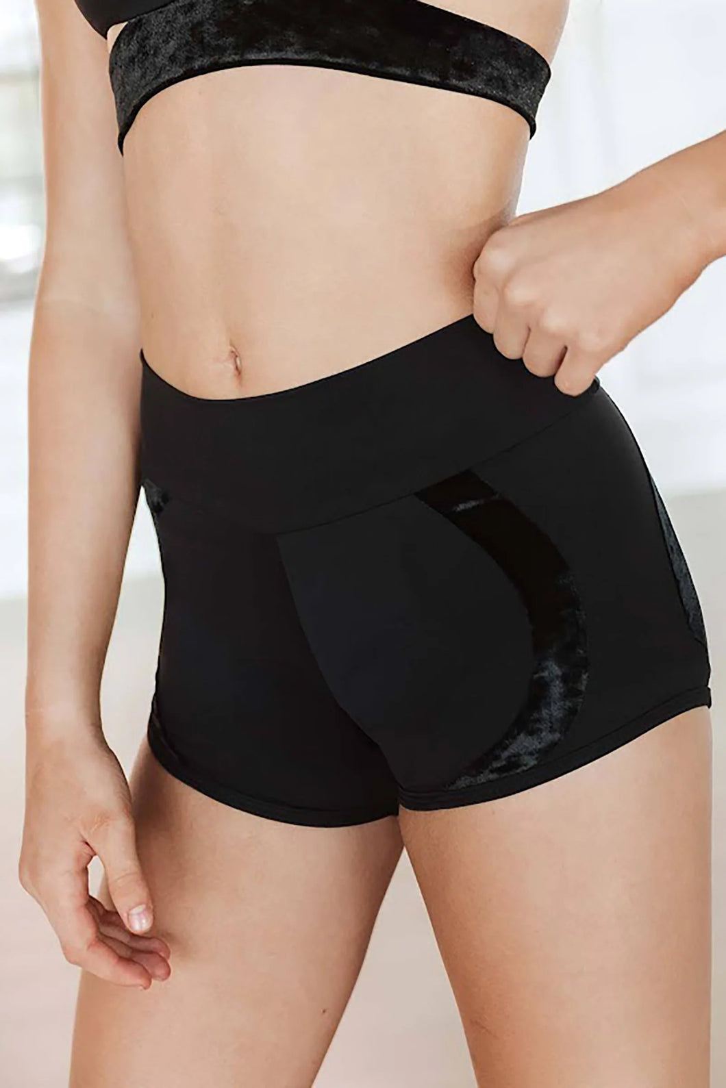 Divine short ￼