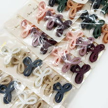 Load image into Gallery viewer, Mini Knotted Hair Claw Set. New fashion. ￼