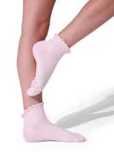Load image into Gallery viewer, Capezio children’s scalloped edge sock