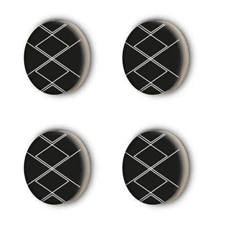 SCAR AND CO.
Essie Mini Round Magnet Set