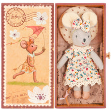 Load image into Gallery viewer, Levlovs Mouse Chloe in Stamp Holder Box with Bedding  