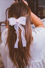 Load image into Gallery viewer, Pearl Long Bow Clip